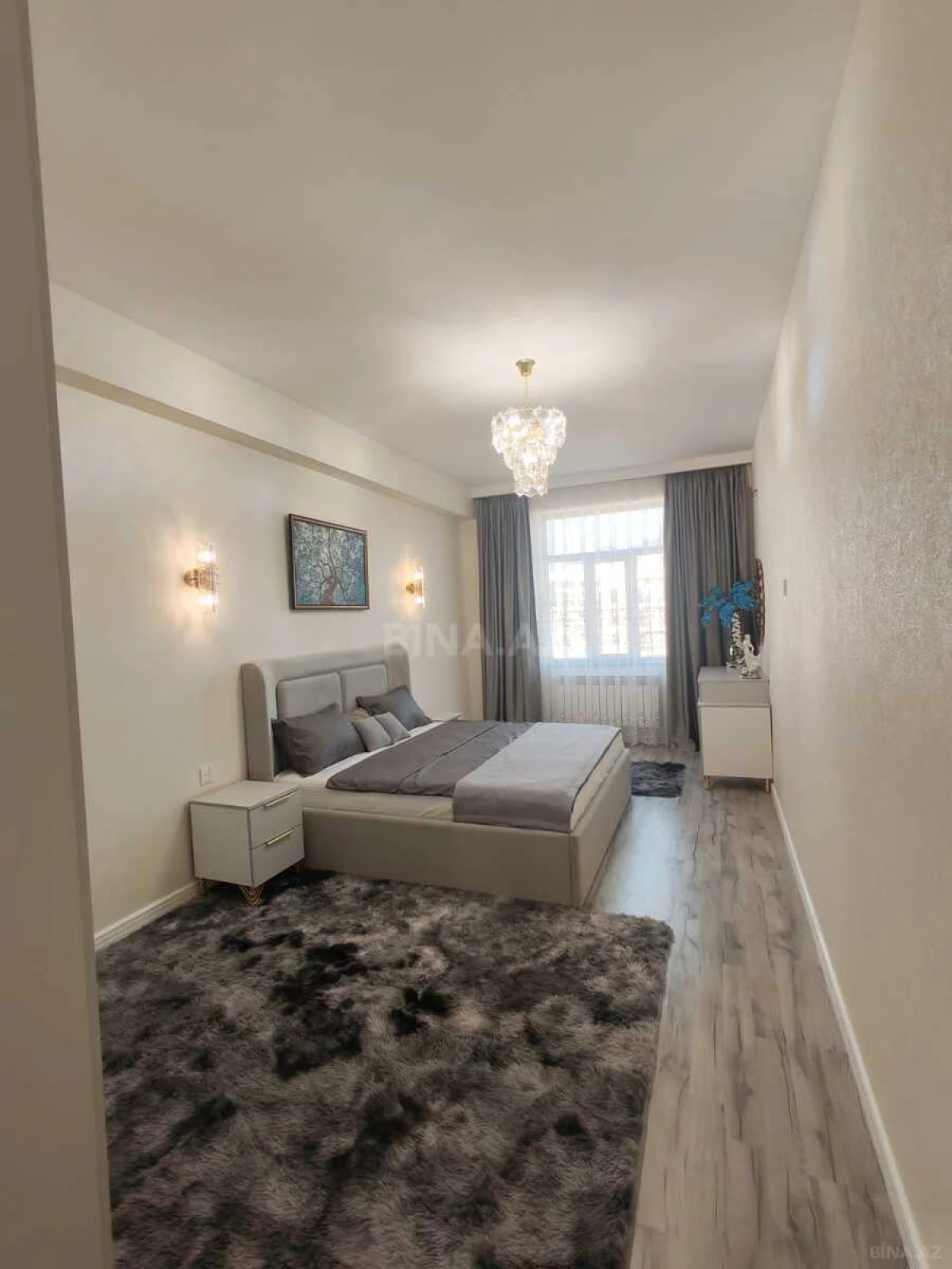 Satılır 2 otaqlı mənzil 101 m²