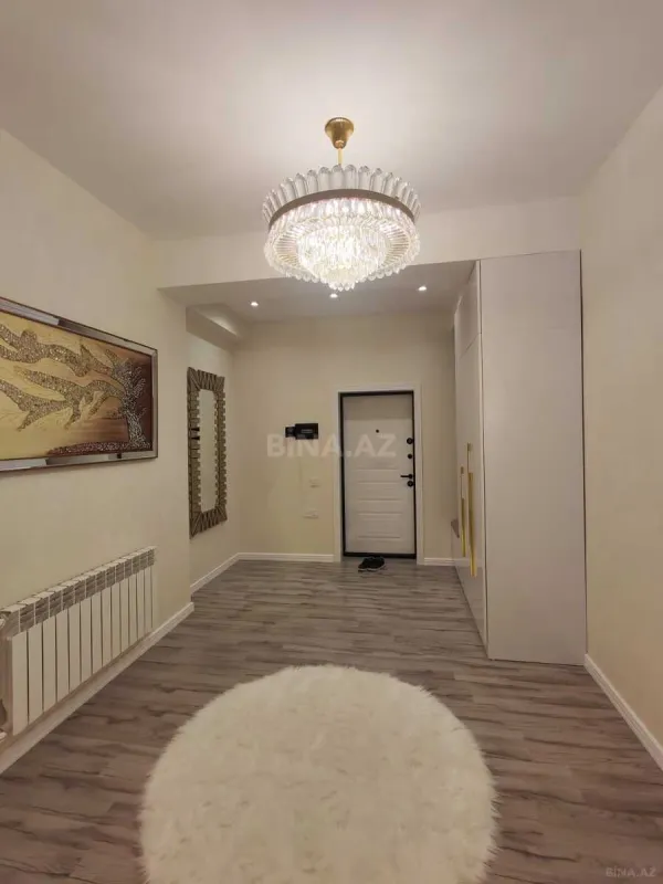 Satılır 2 otaqlı mənzil 101 m²