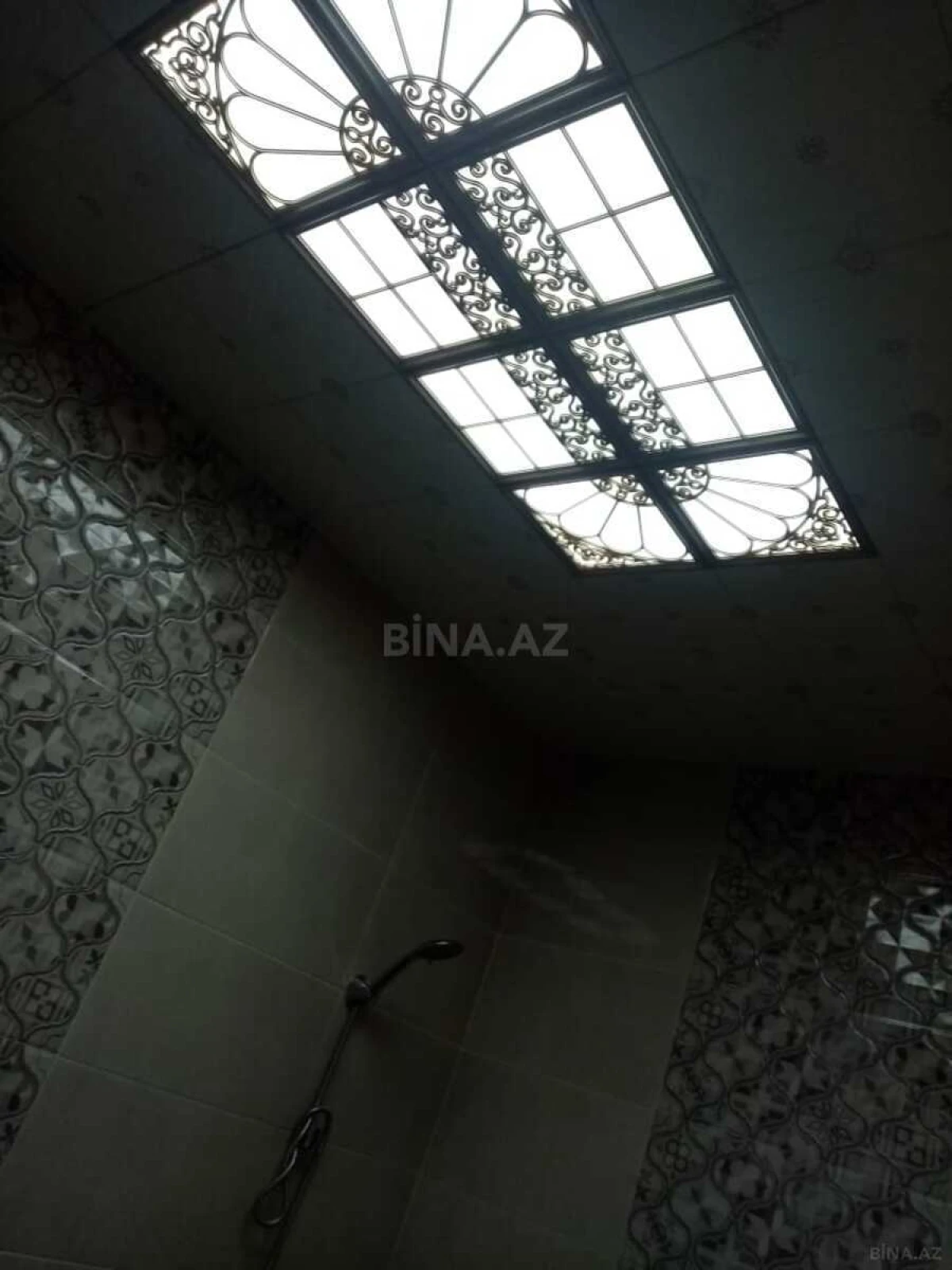 Kirayə verilir 2 otaqlı mənzil 110 m²