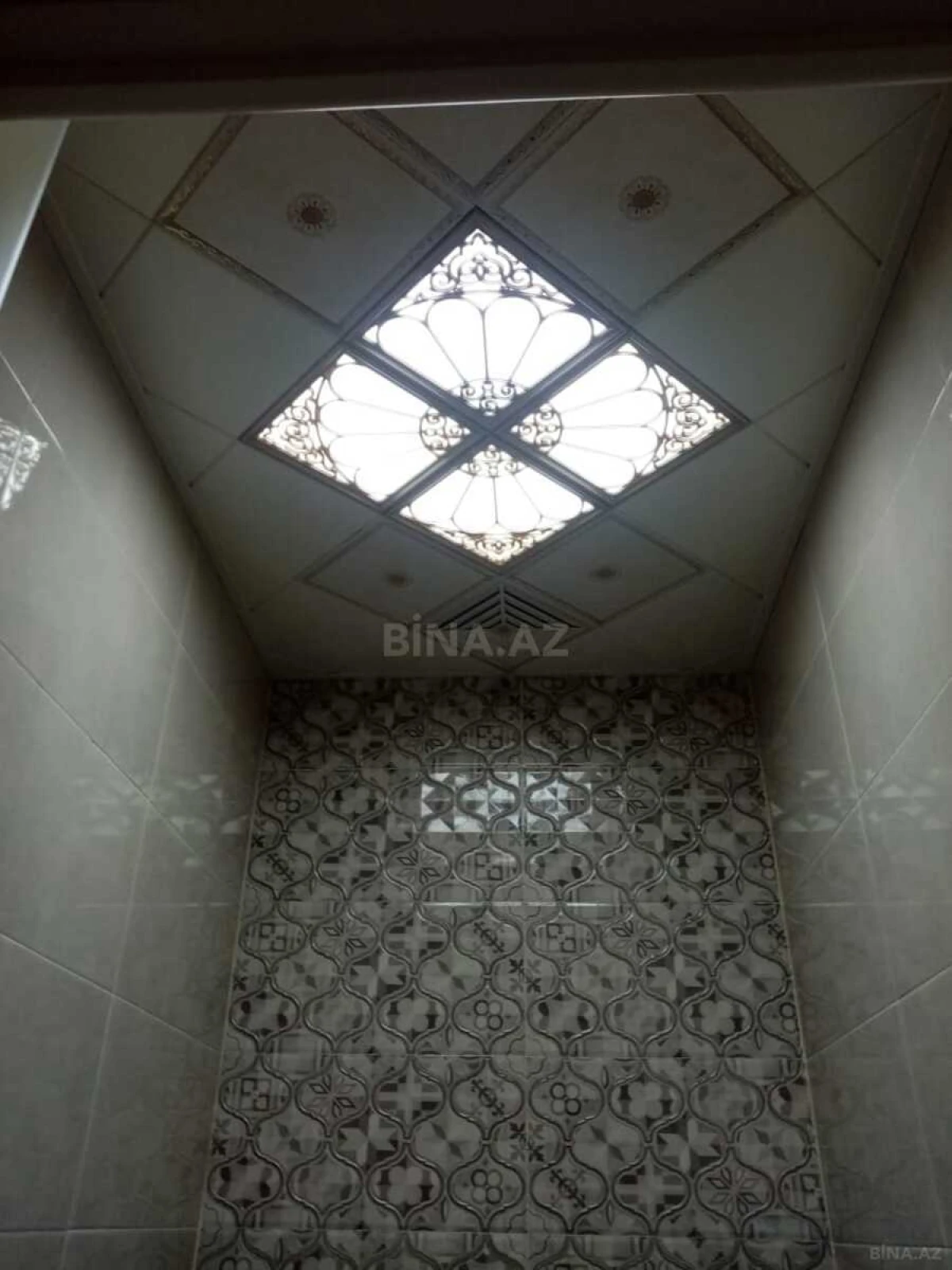 Kirayə verilir 2 otaqlı mənzil 110 m²