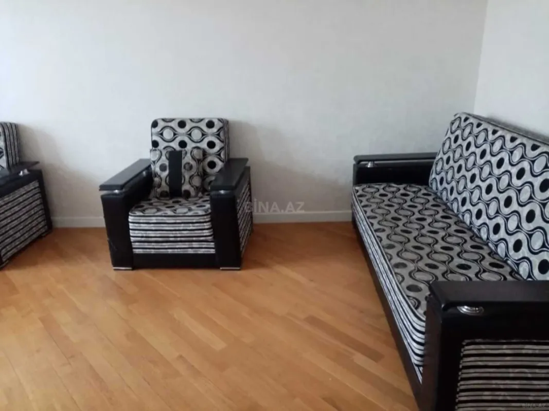 Kirayə verilir 2 otaqlı mənzil 110 m²