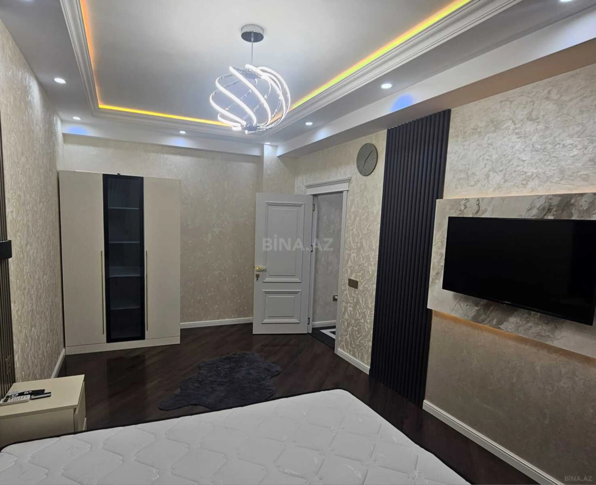 Kirayə verilir 2 otaqlı mənzil 84 m²