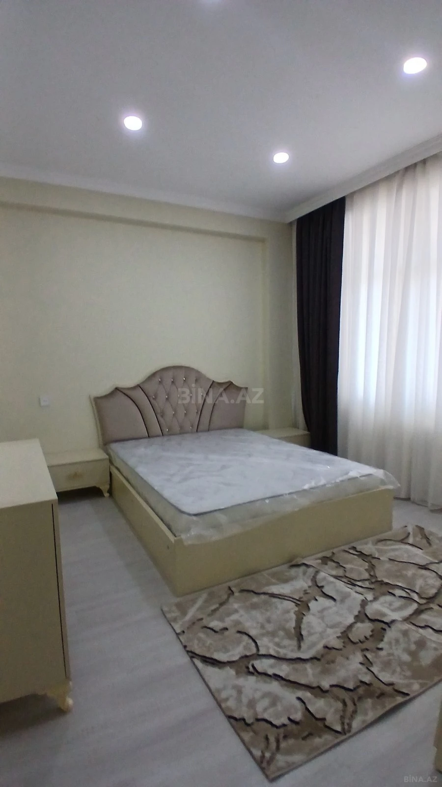 Kirayə verilir 3 otaqlı mənzil 115 m²