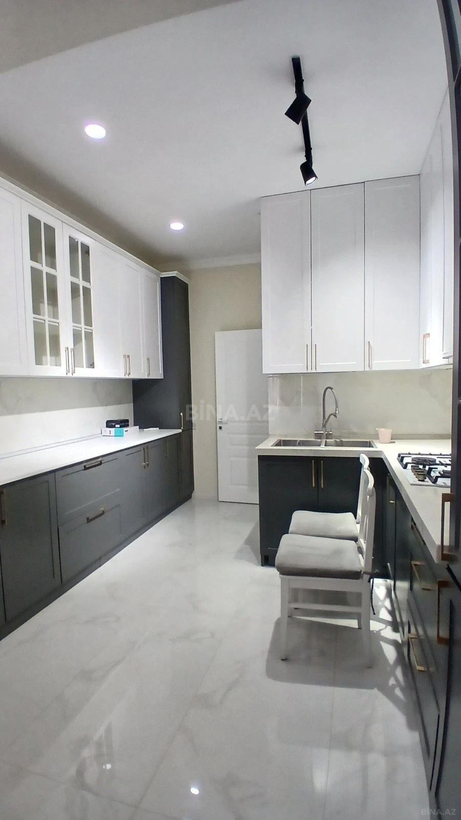Kirayə verilir 3 otaqlı mənzil 115 m²