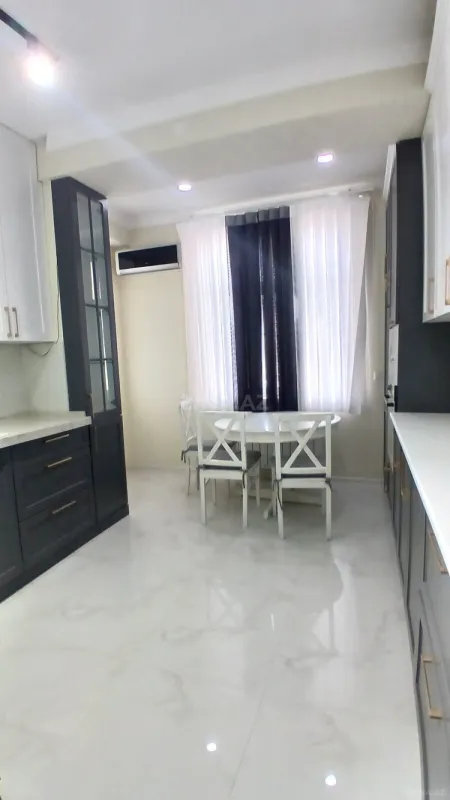 Kirayə verilir 3 otaqlı mənzil 115 m²
