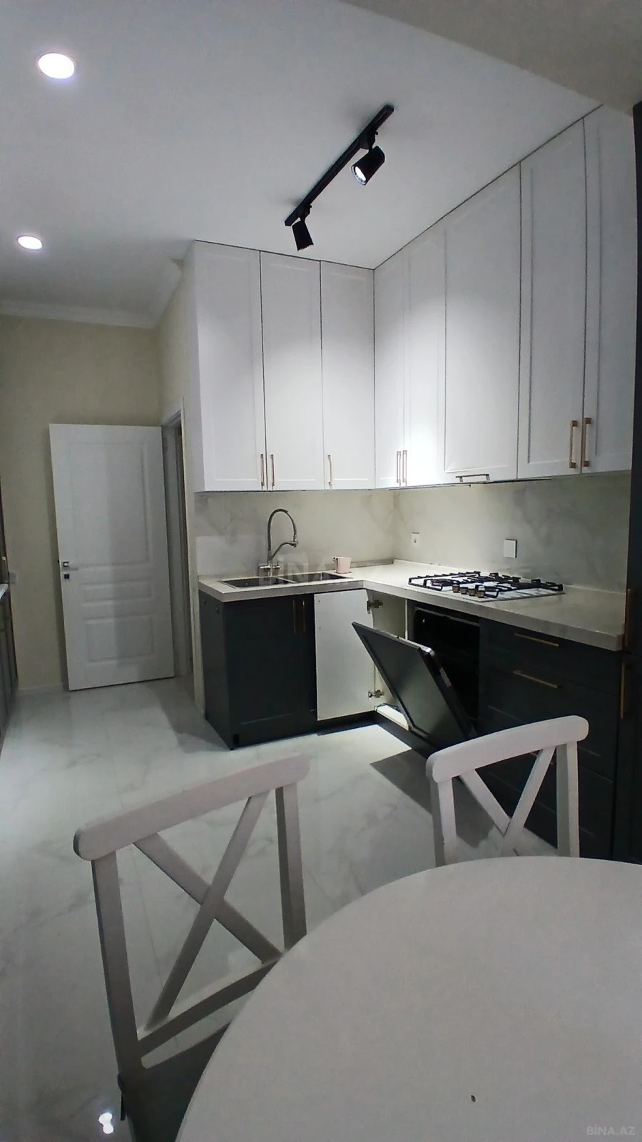Kirayə verilir 3 otaqlı mənzil 115 m²
