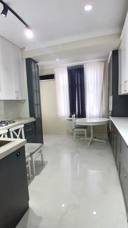 Kirayə verilir 3 otaqlı mənzil 115 m²