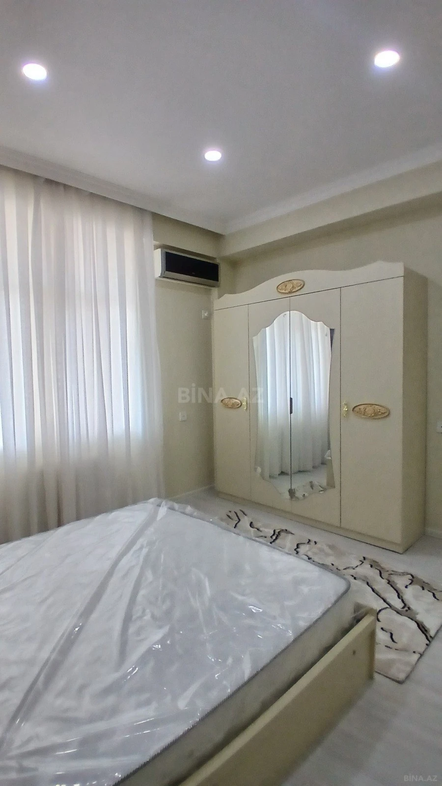 Kirayə verilir 3 otaqlı mənzil 115 m²