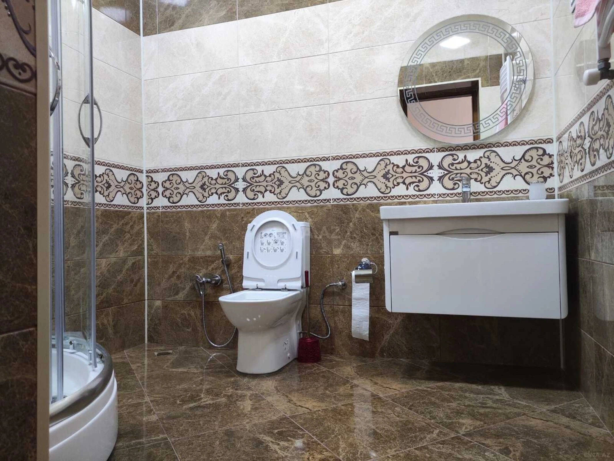 Satılır 5 otaqlı həyət evi 500 m²