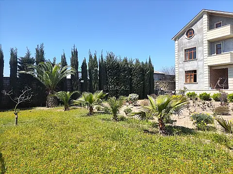 Satılır 5 otaqlı həyət evi 500 m²