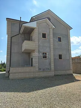 Satılır 5 otaqlı həyət evi 500 m²