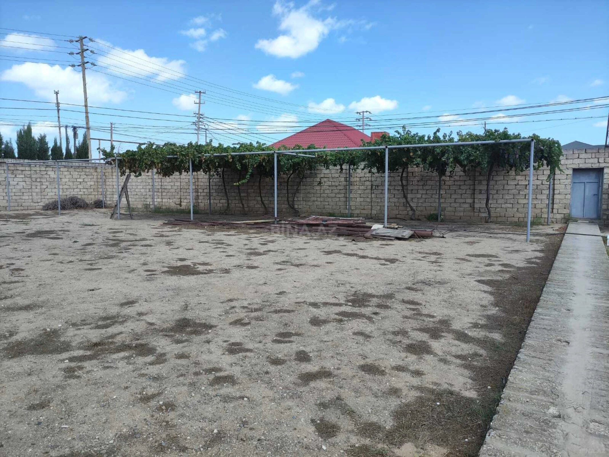 Satılır 5 otaqlı həyət evi 500 m²