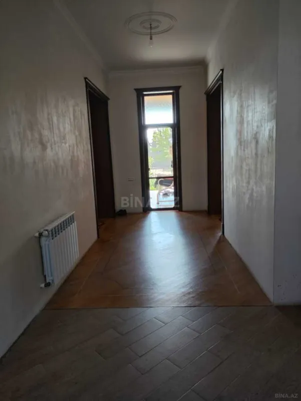Satılır 5 otaqlı həyət evi 500 m²