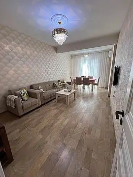 Kirayə verilir 2 otaqlı mənzil 100 m²