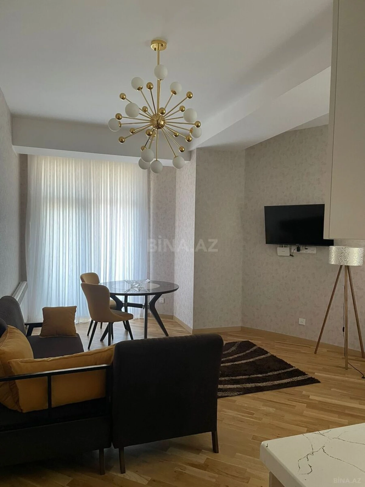 Kirayə verilir 2 otaqlı mənzil 65 m²