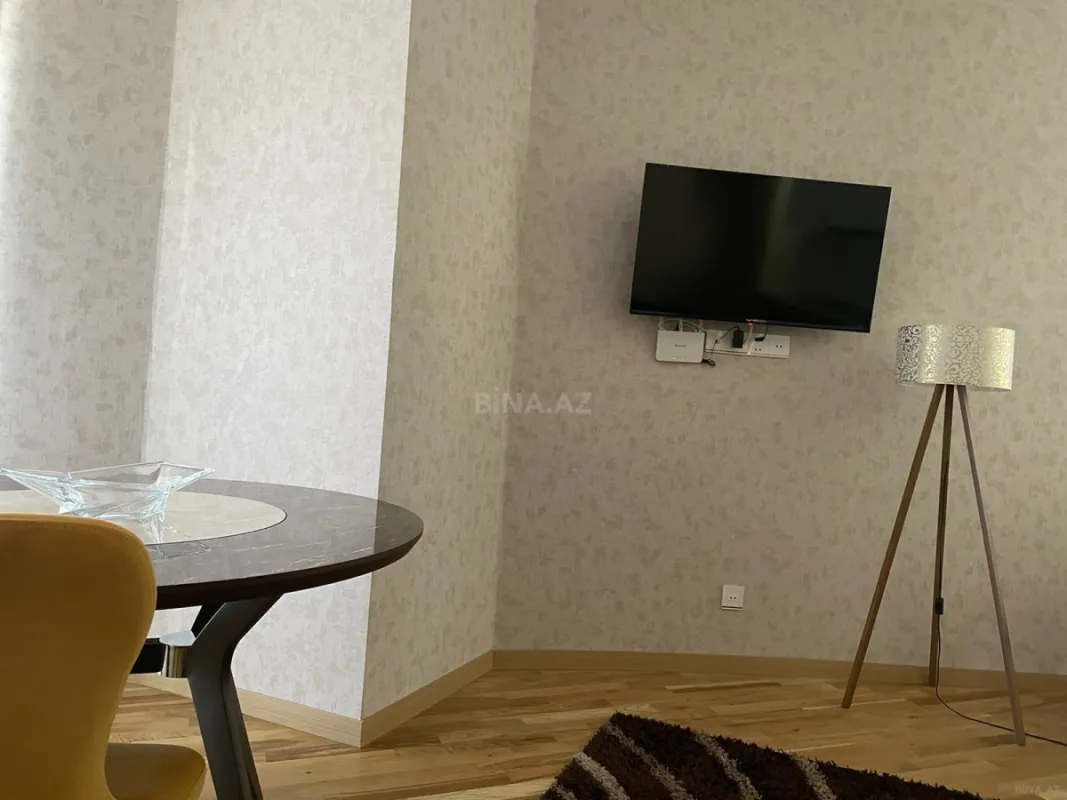 Kirayə verilir 2 otaqlı mənzil 65 m²