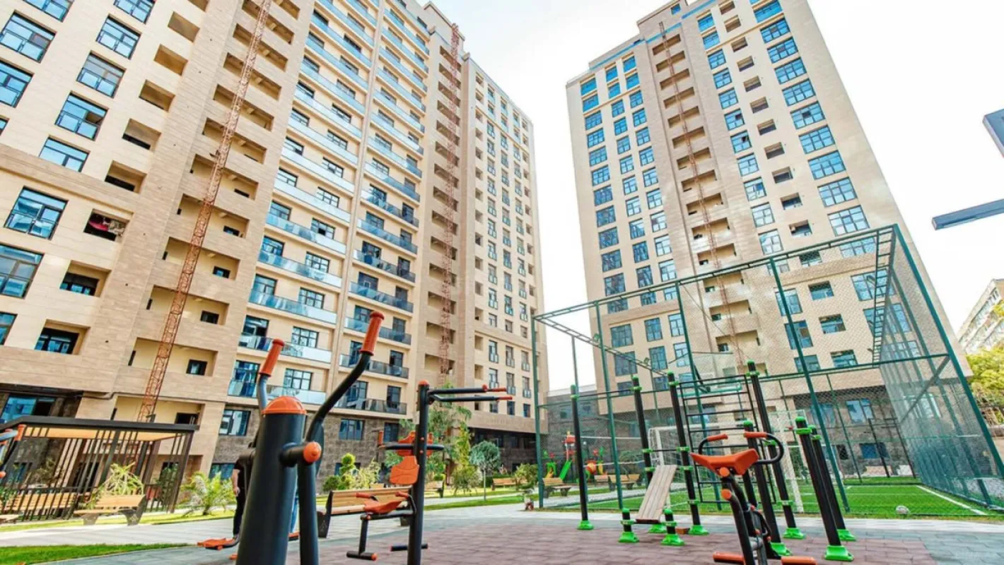 Kirayə verilir 2 otaqlı mənzil 95 m²