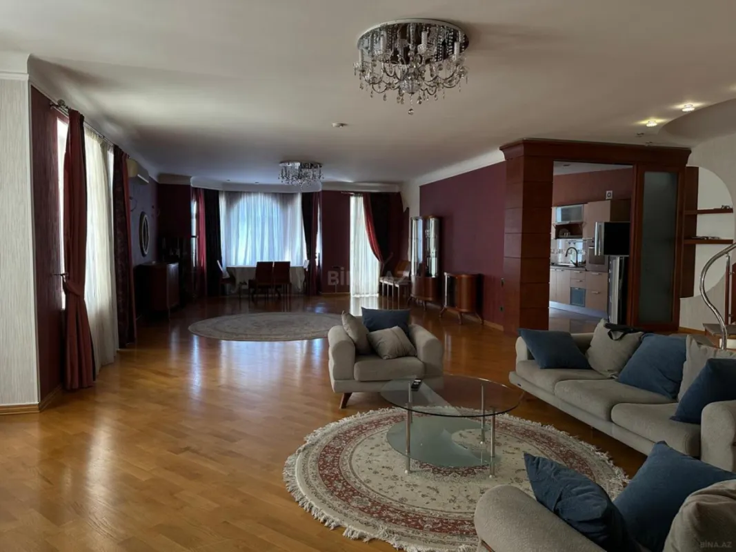 Kirayə verilir 5 otaqlı mənzil 340 m²