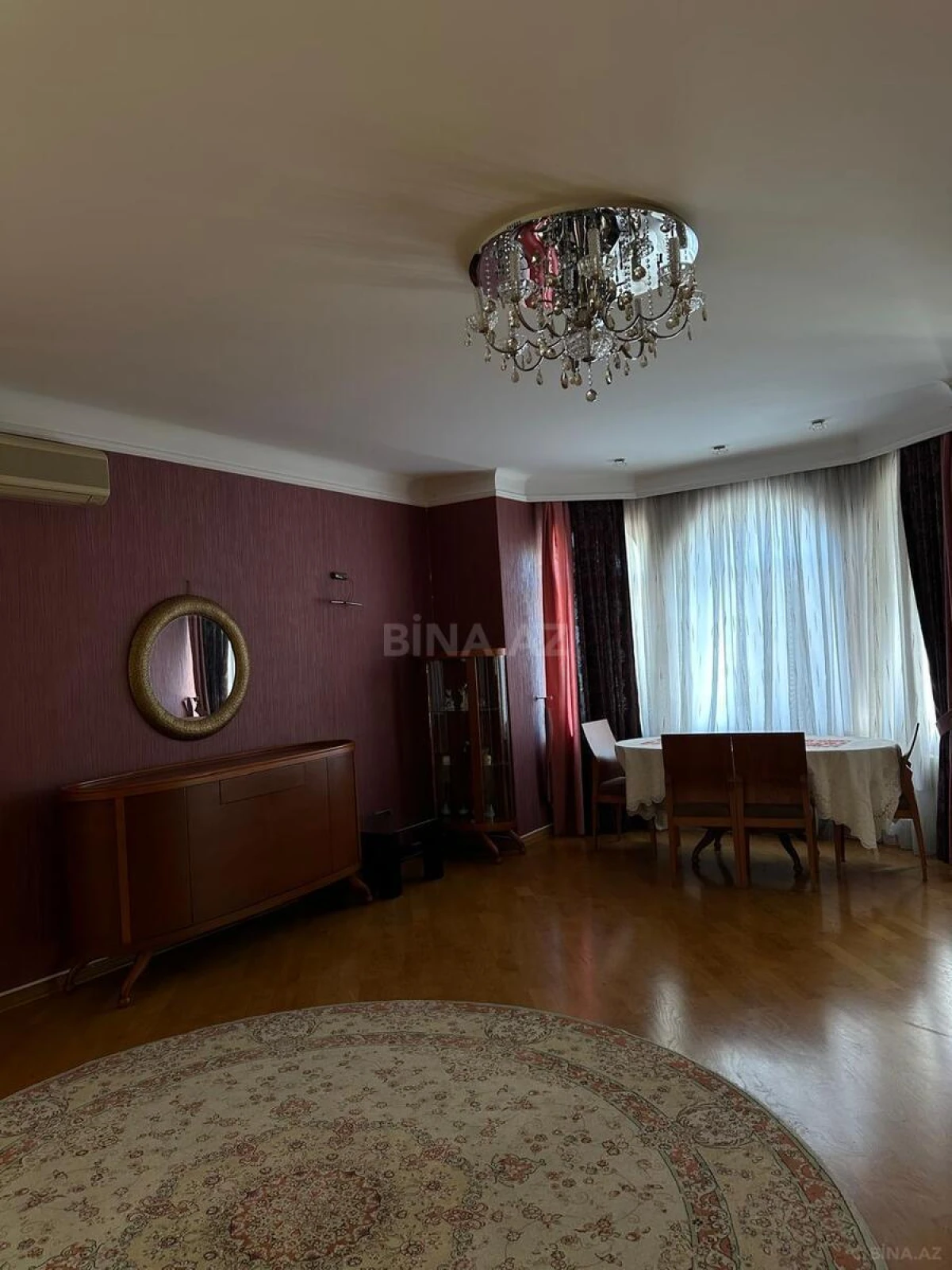 Kirayə verilir 5 otaqlı mənzil 340 m²