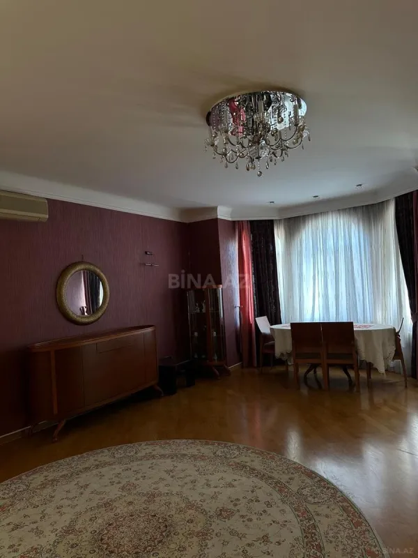 Kirayə verilir 5 otaqlı mənzil 340 m²