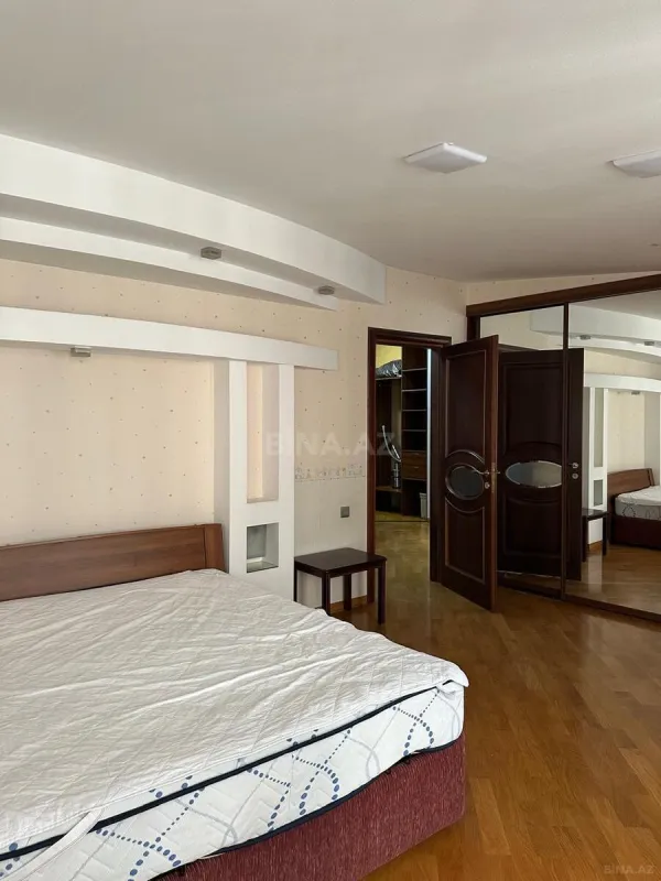 Kirayə verilir 5 otaqlı mənzil 340 m²