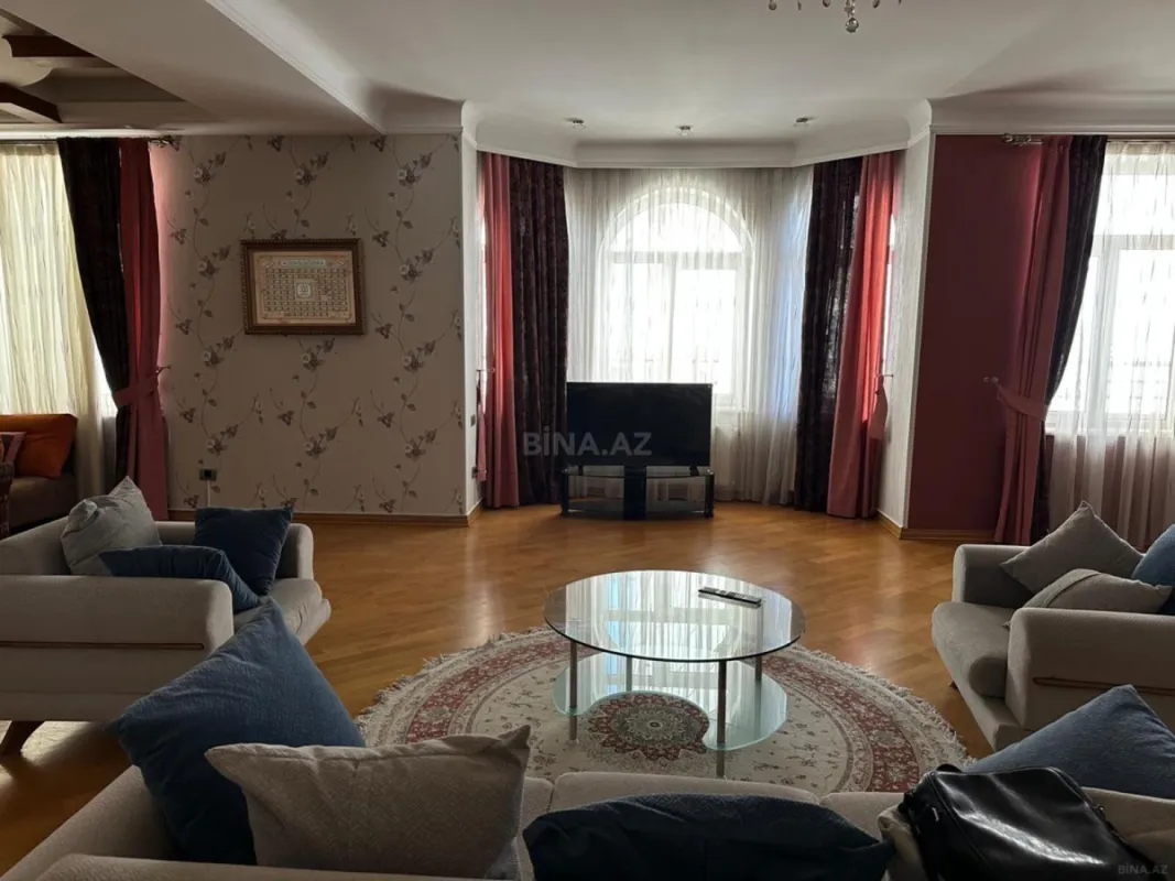 Kirayə verilir 5 otaqlı mənzil 340 m²