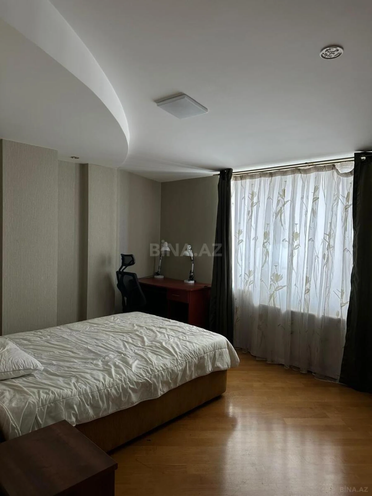 Kirayə verilir 5 otaqlı mənzil 340 m²