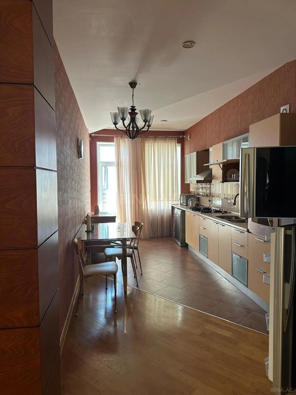 Kirayə verilir 5 otaqlı mənzil 340 m²