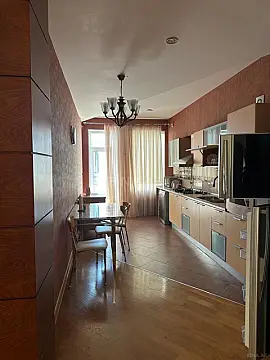 Kirayə verilir 5 otaqlı mənzil 340 m²