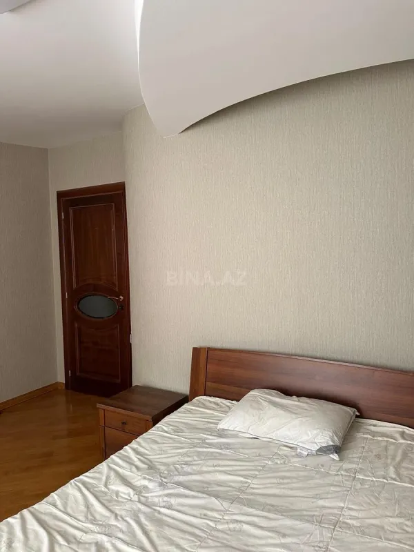 Kirayə verilir 5 otaqlı mənzil 340 m²