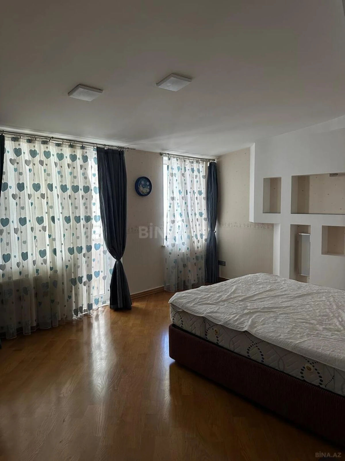 Kirayə verilir 5 otaqlı mənzil 340 m²