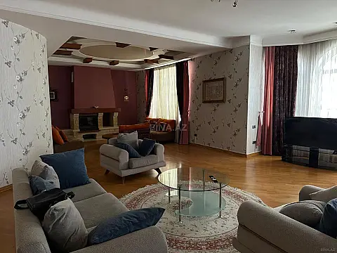 Kirayə verilir 5 otaqlı mənzil 340 m²