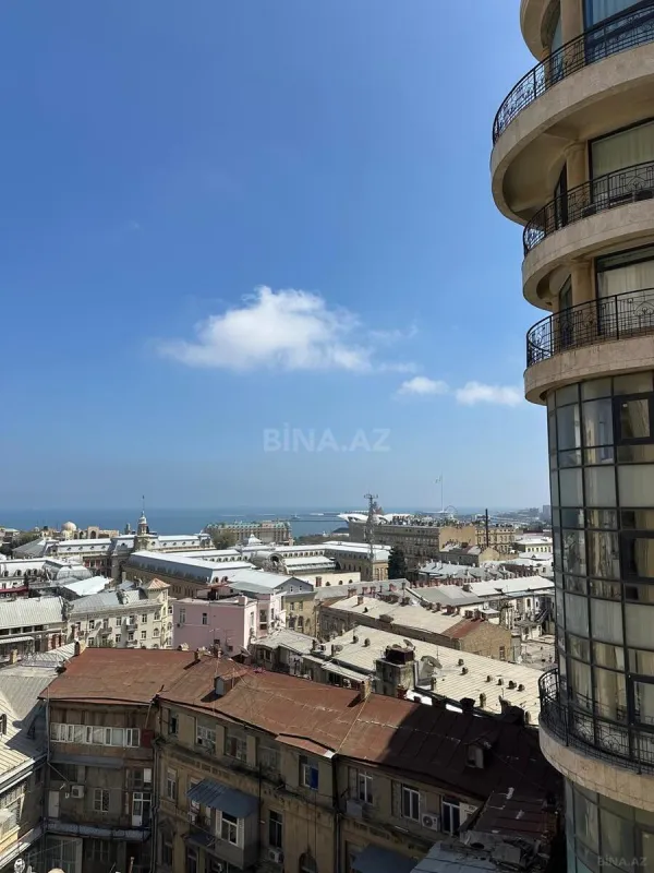 Kirayə verilir 5 otaqlı mənzil 340 m²