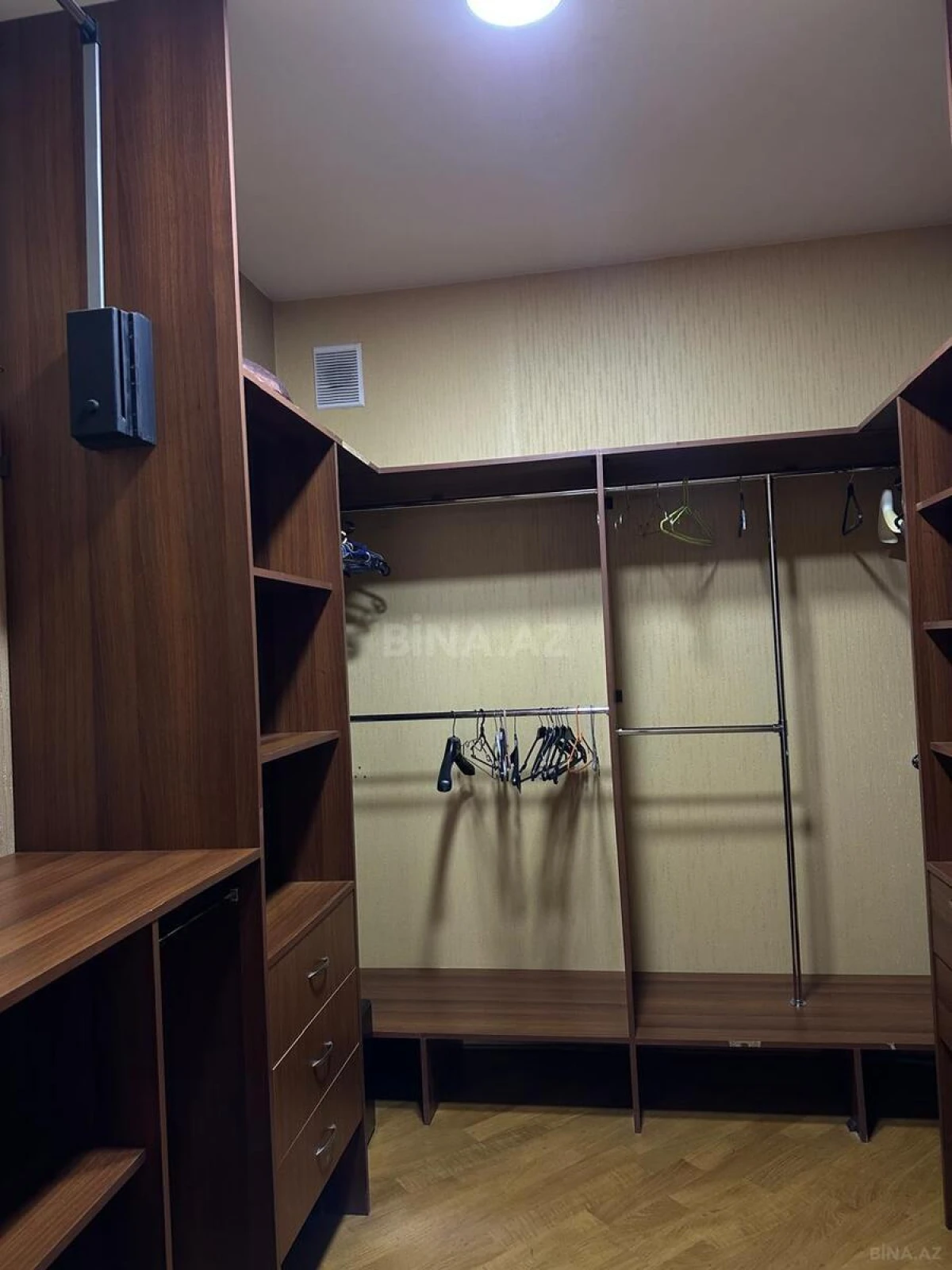 Kirayə verilir 5 otaqlı mənzil 340 m²