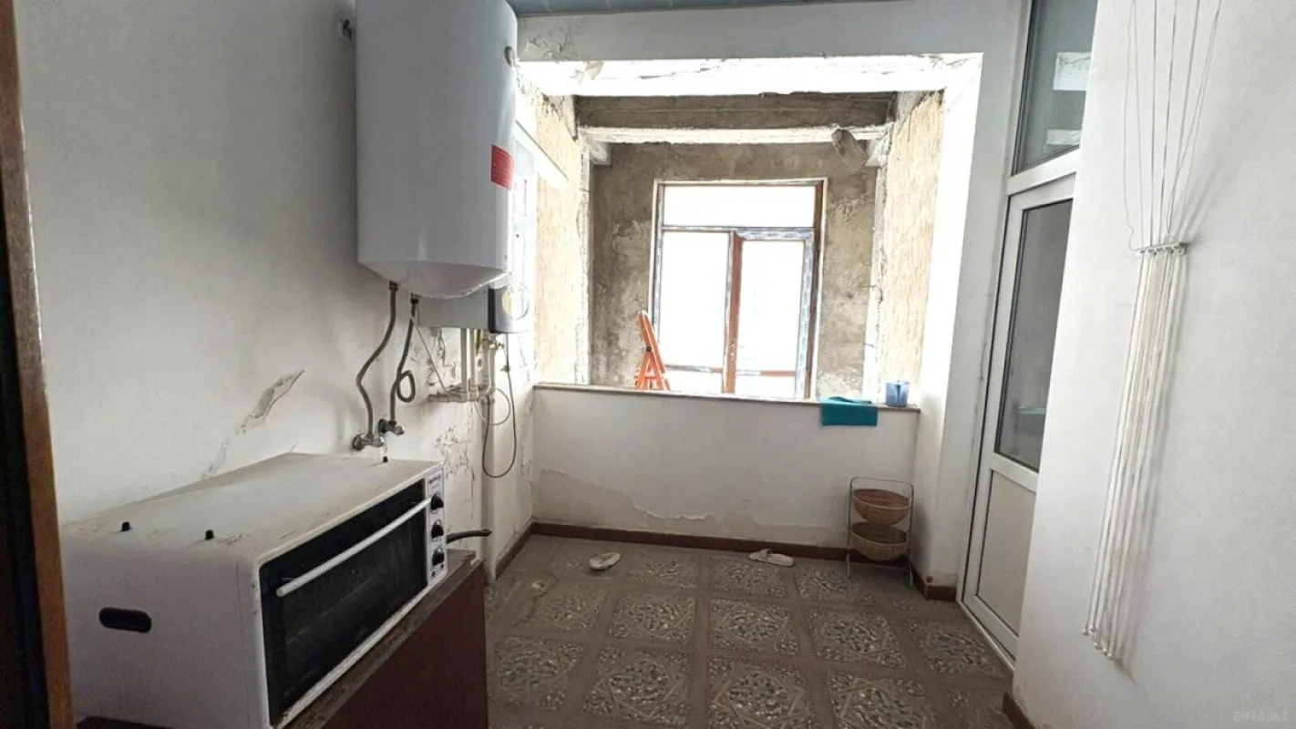 Satılır 3 otaqlı mənzil 130 m²