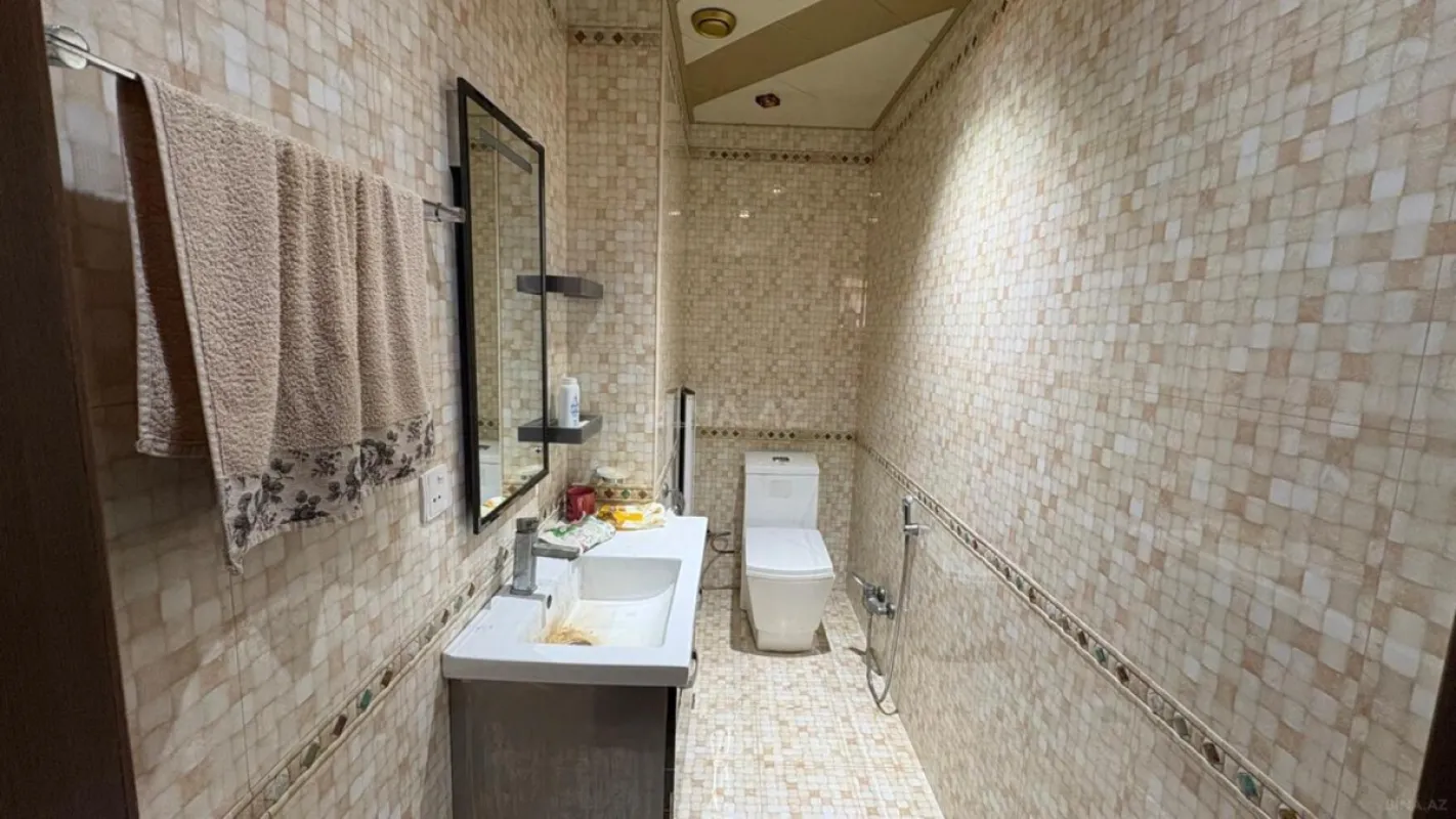 Satılır 3 otaqlı mənzil 130 m²
