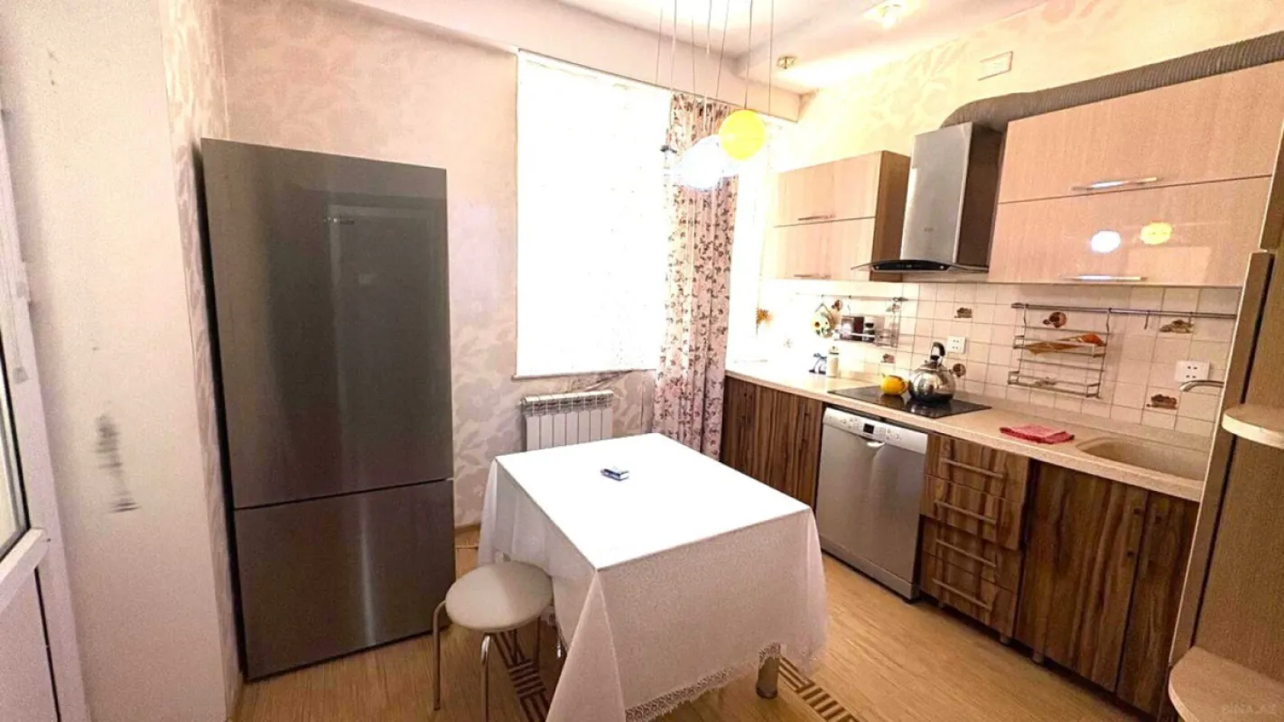 Satılır 3 otaqlı mənzil 130 m²