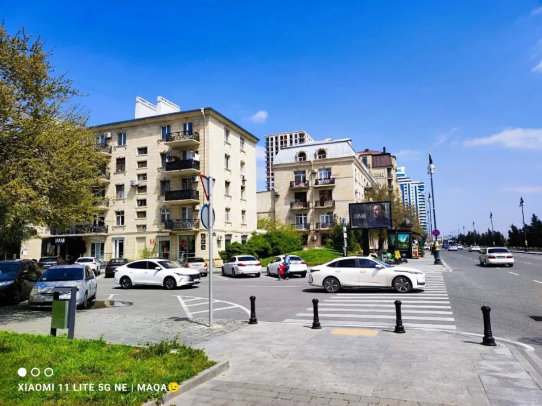 Kirayə verilir 2 otaqlı mənzil 60 m²