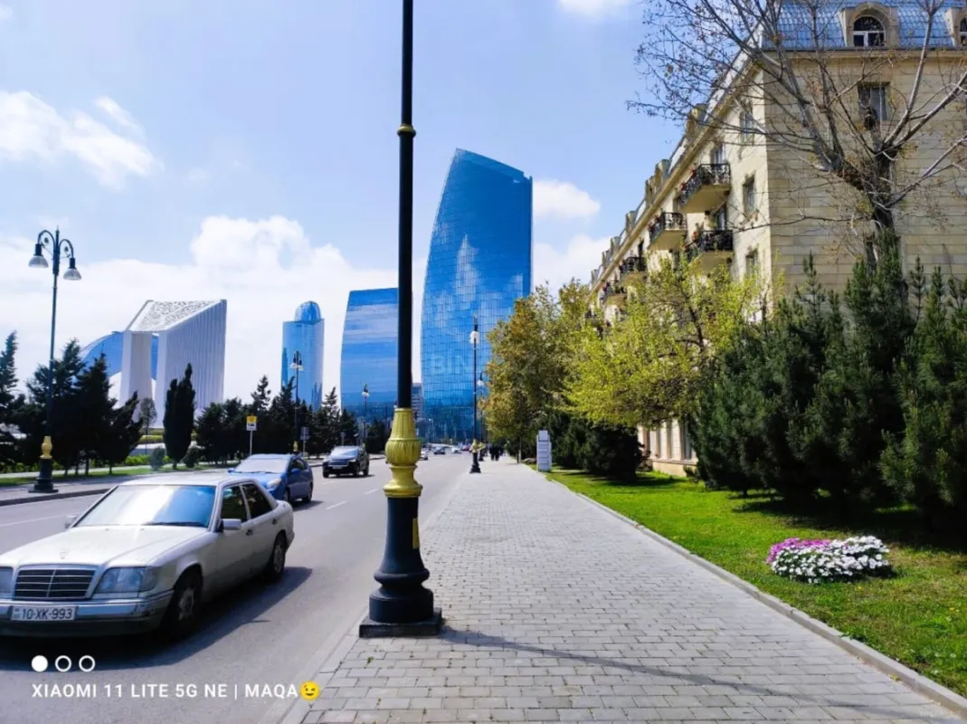 Kirayə verilir 2 otaqlı mənzil 60 m²