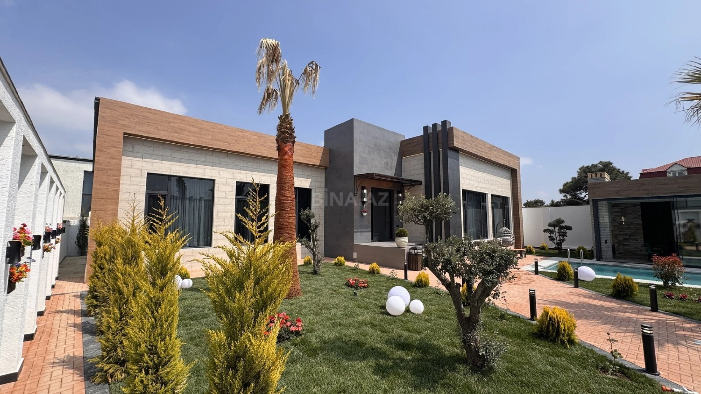 Satılır 5 otaqlı həyət evi 250 m²