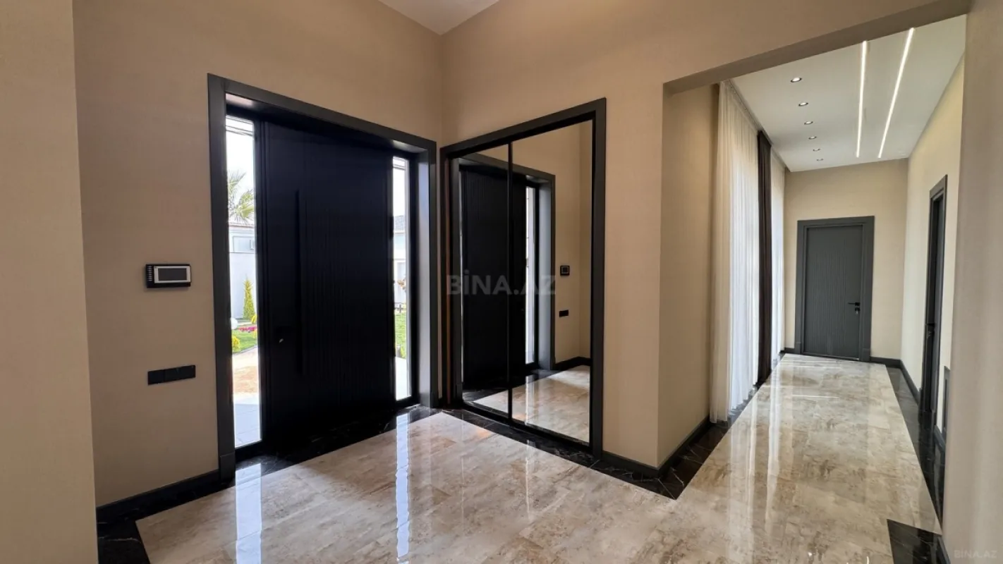 Satılır 5 otaqlı həyət evi 250 m²