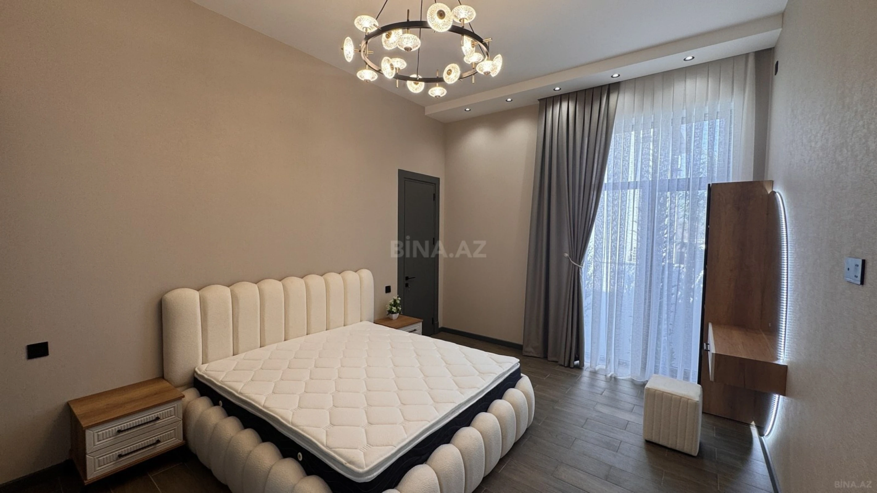 Satılır 5 otaqlı həyət evi 250 m²