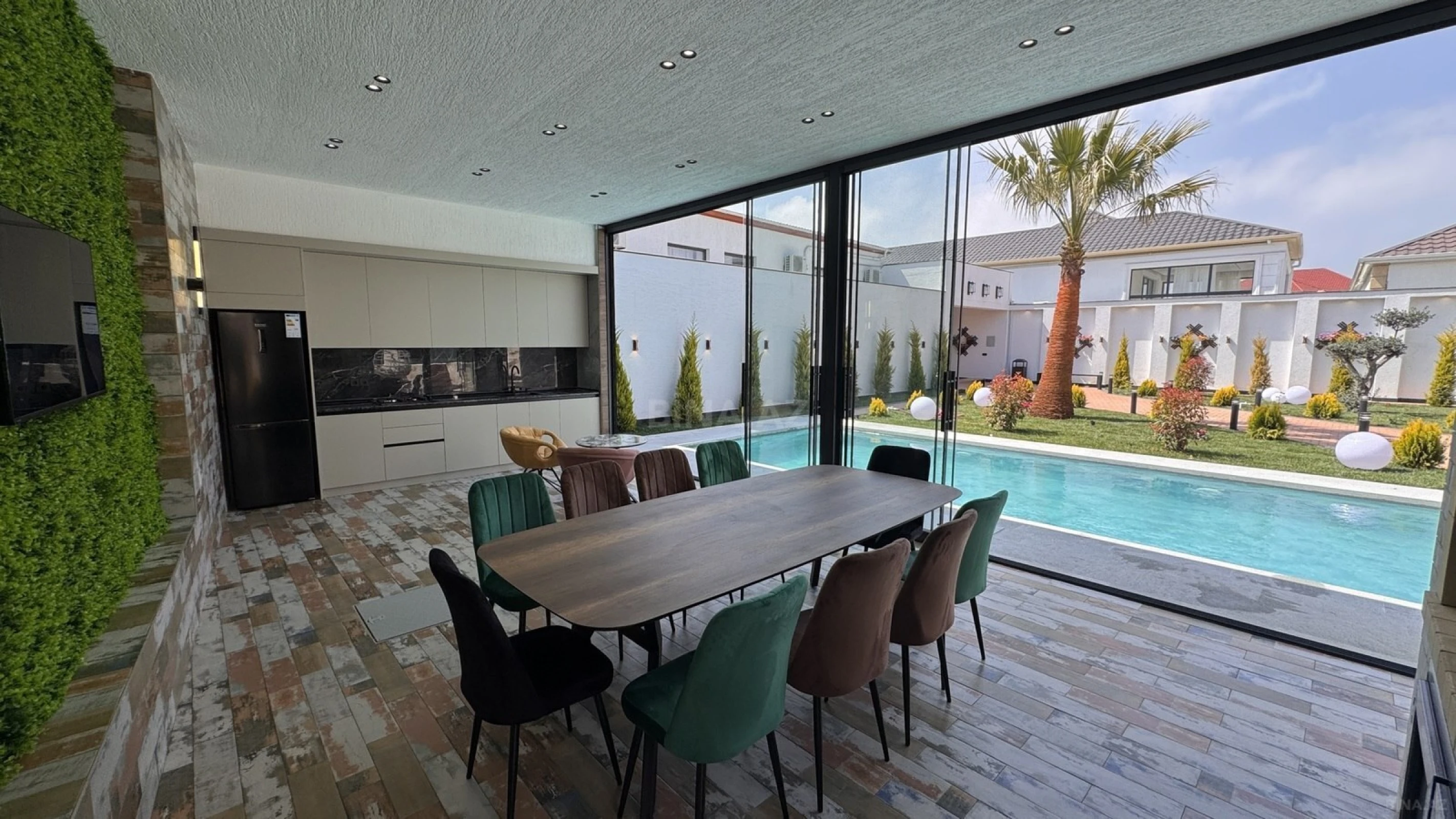 Satılır 5 otaqlı həyət evi 250 m²