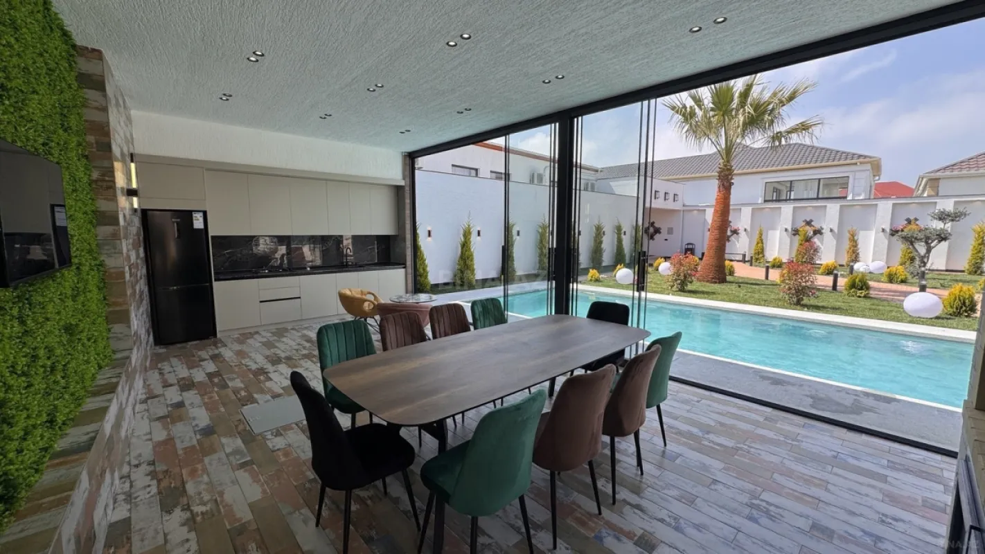 Satılır 5 otaqlı həyət evi 250 m²