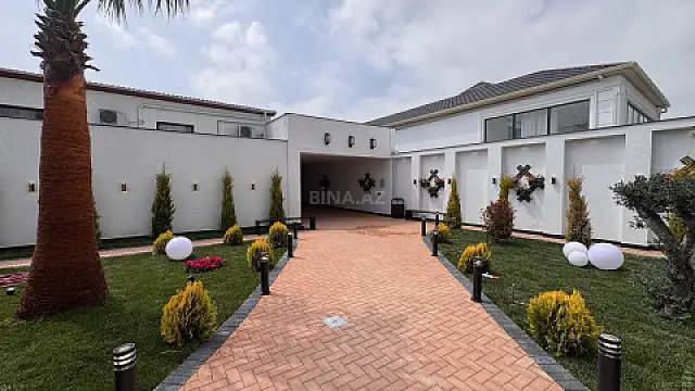 Satılır 5 otaqlı həyət evi 250 m²