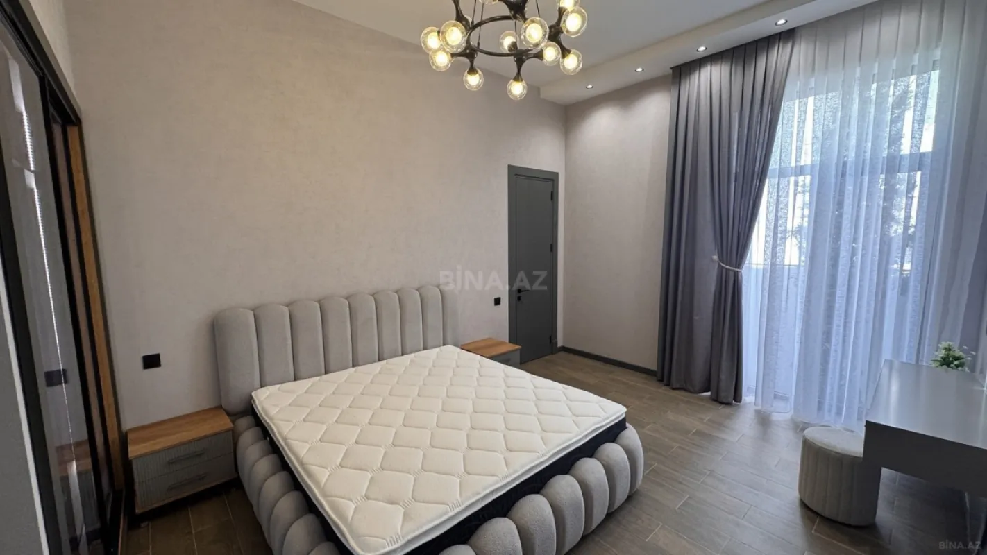 Satılır 5 otaqlı həyət evi 250 m²