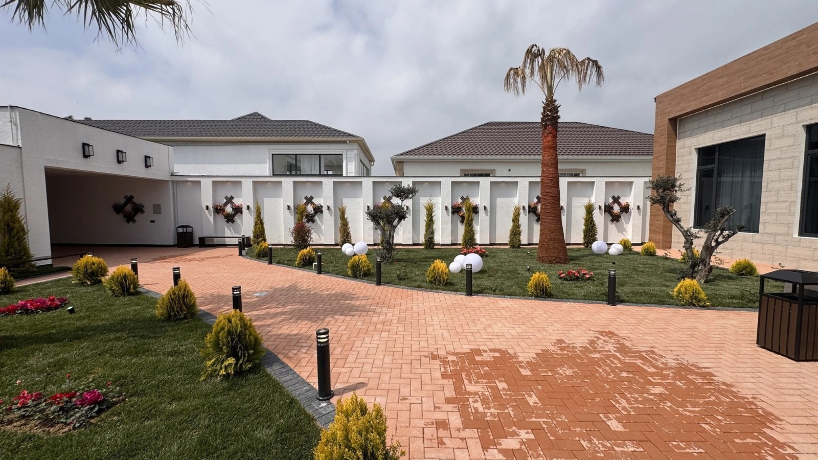 Satılır 5 otaqlı həyət evi 250 m²