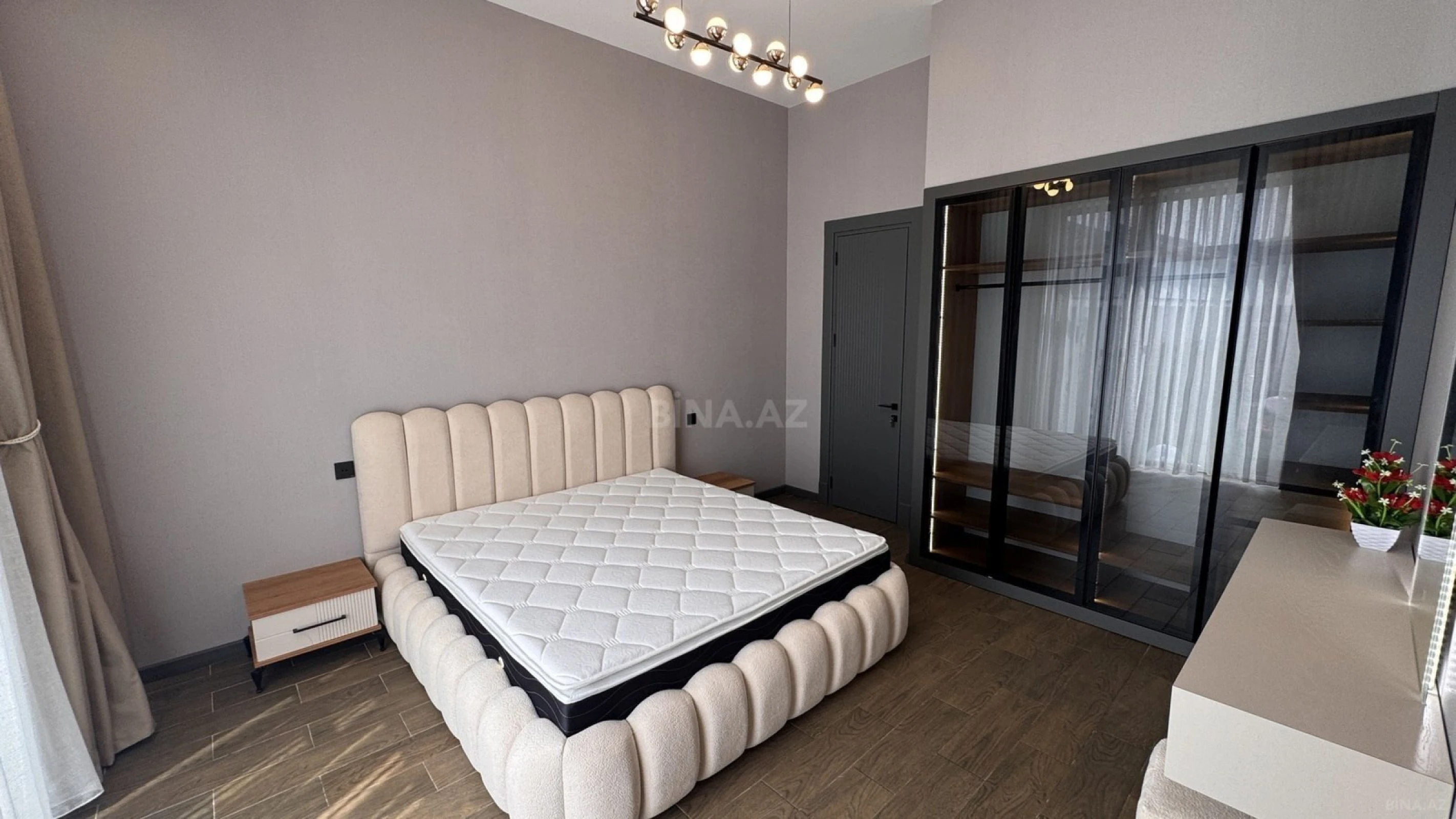 Satılır 5 otaqlı həyət evi 250 m²