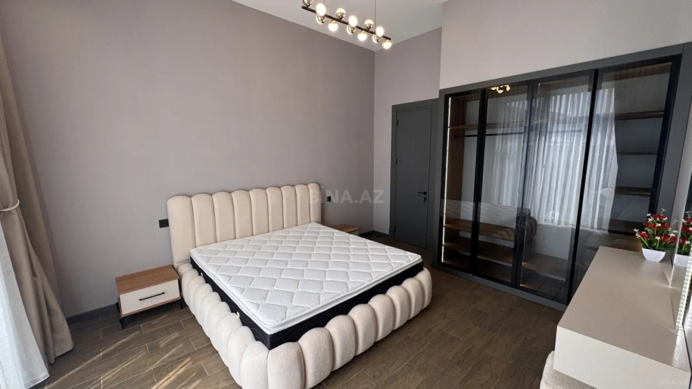 Satılır 5 otaqlı həyət evi 250 m²