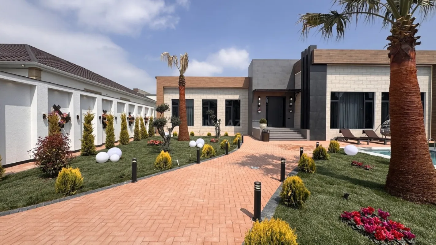 Satılır 5 otaqlı həyət evi 250 m²